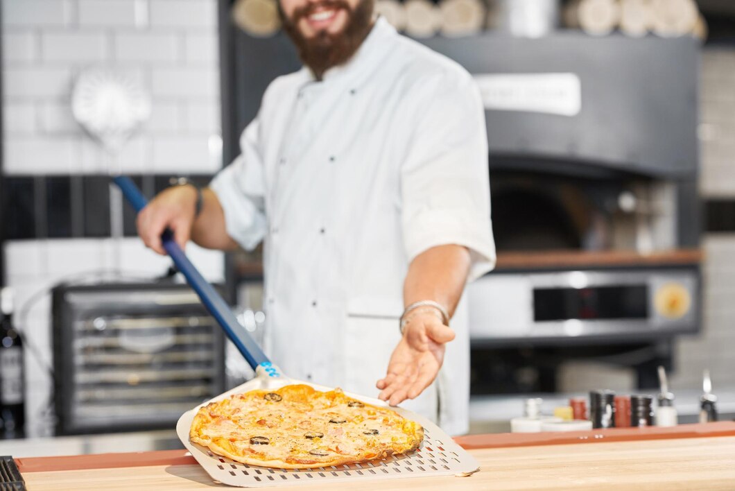 Sprzęty do pizzerii: od łopaty po maszynę do lodów włoskich