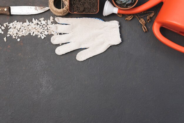 Wybór odpowiednich rękawic roboczych dla bezpieczeństwa i higieny pracy – od jakich kwestii powinien on zależeć