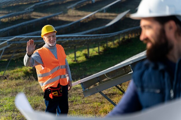 Jak zintegrować panele fotowoltaiczne z systemami grzewczymi na podczerwień dla maksymalnej efektywności energetycznej